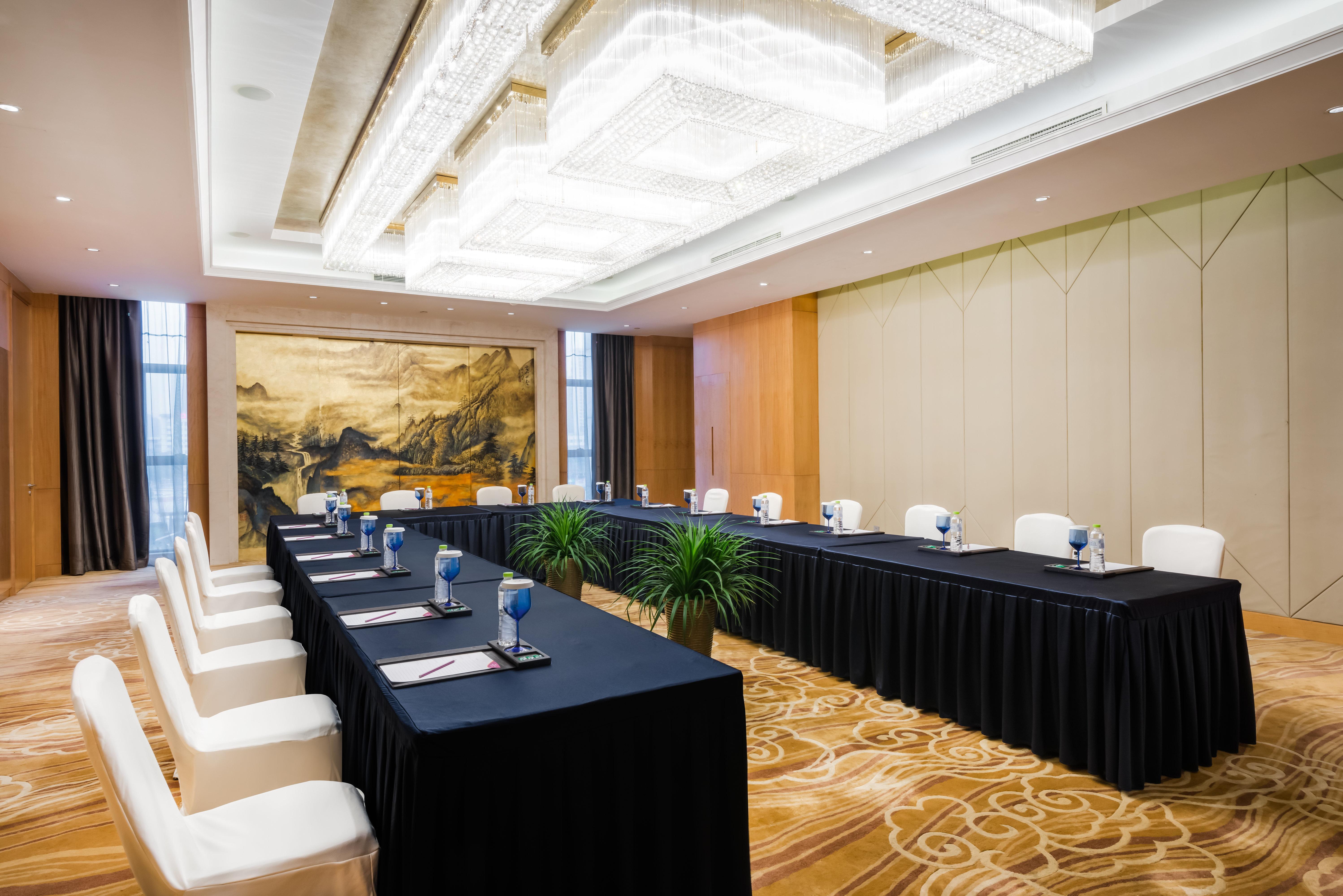 Crowne Plaza Xiangyang By Ihg Hotel Exterior photo