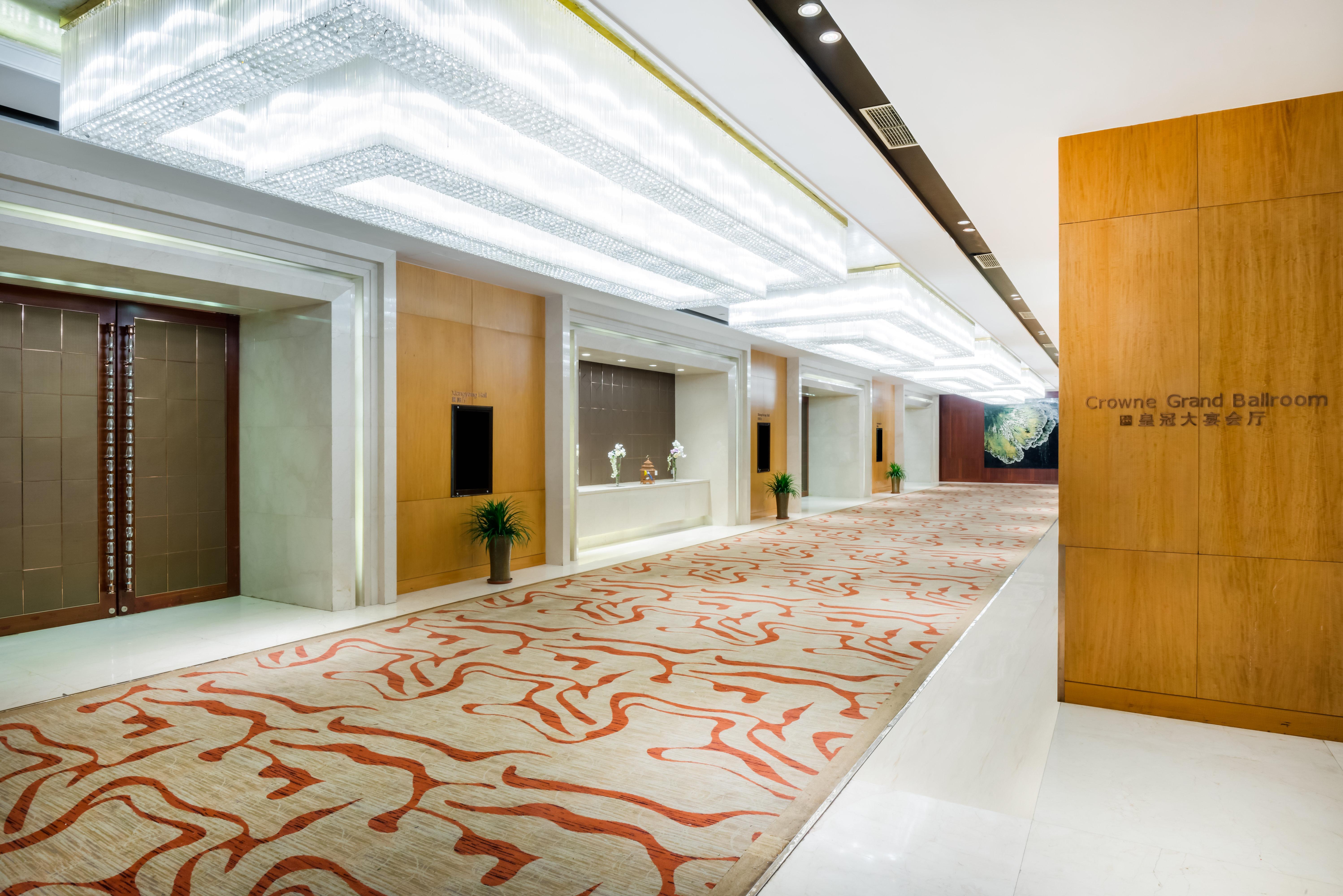 Crowne Plaza Xiangyang By Ihg Hotel Exterior photo