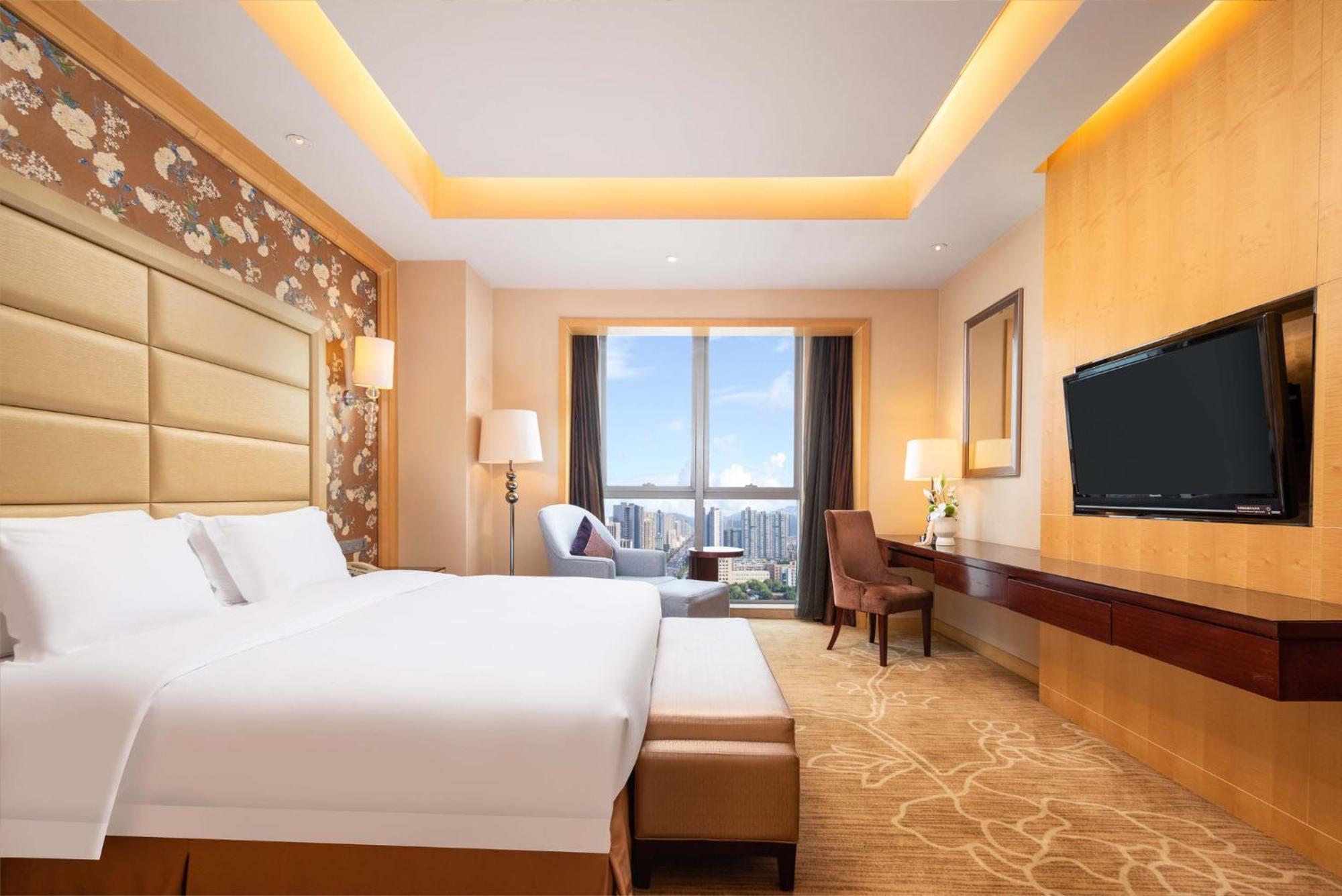 Crowne Plaza Xiangyang By Ihg Hotel Exterior photo