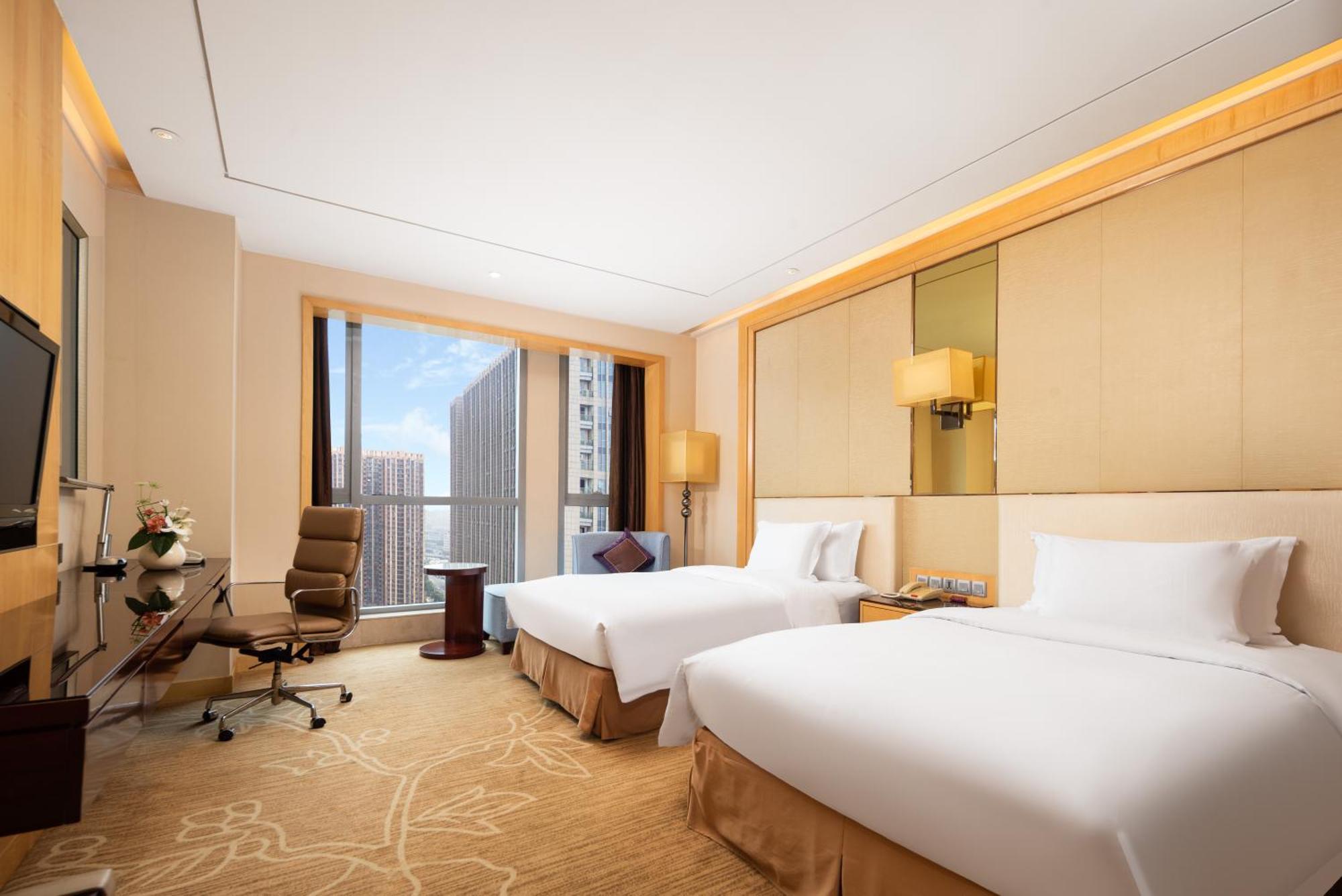 Crowne Plaza Xiangyang By Ihg Hotel Exterior photo
